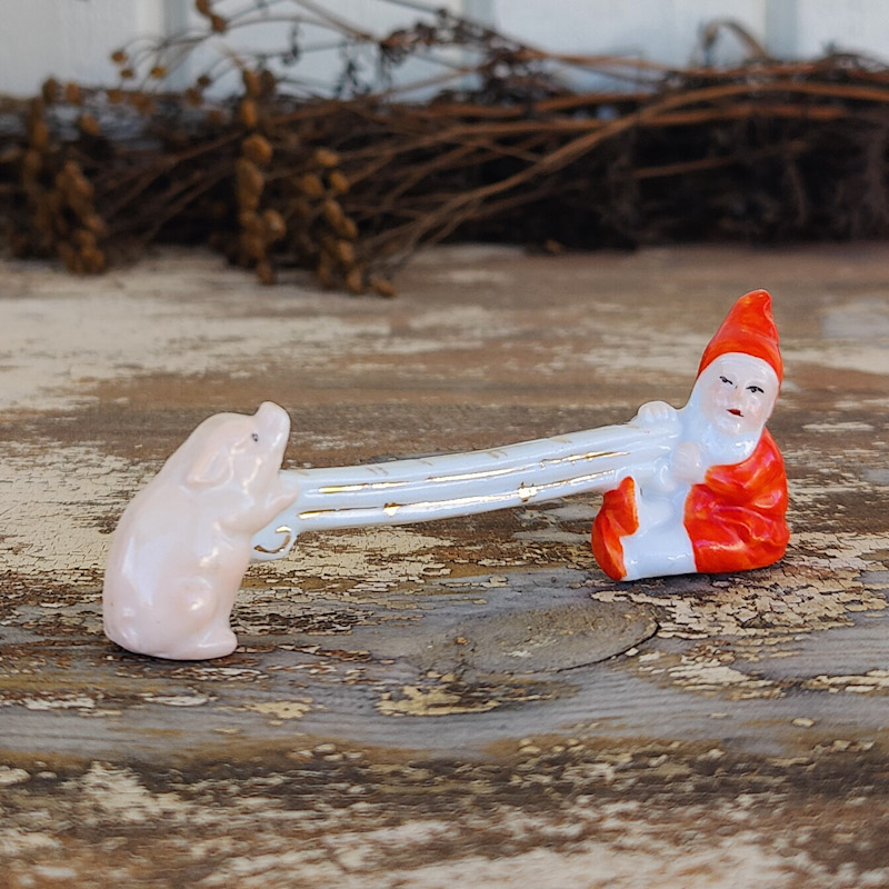 Äldre knivlägg med tomte