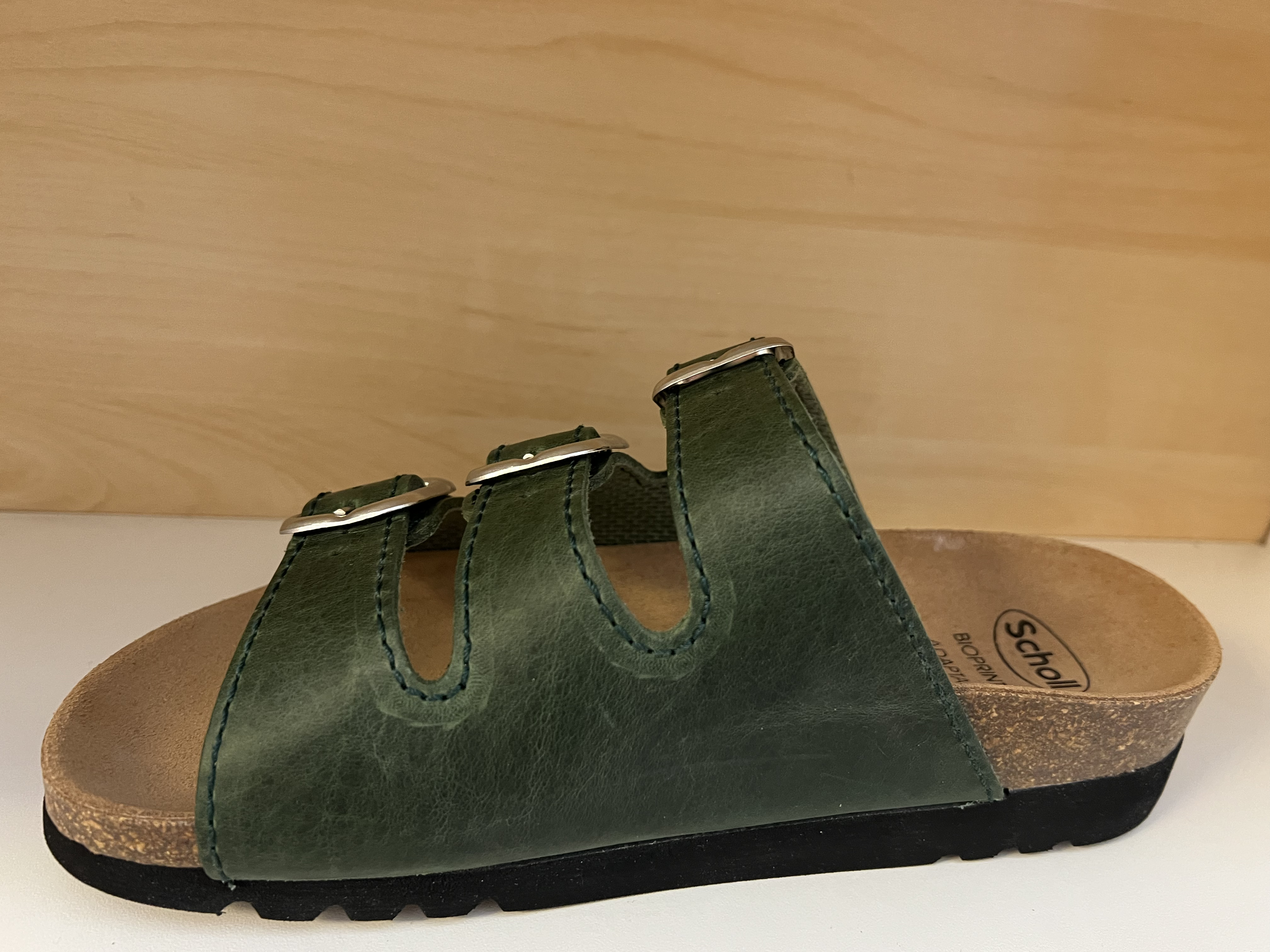 Scholl damsandal i grön nubuck-skinn. - 3