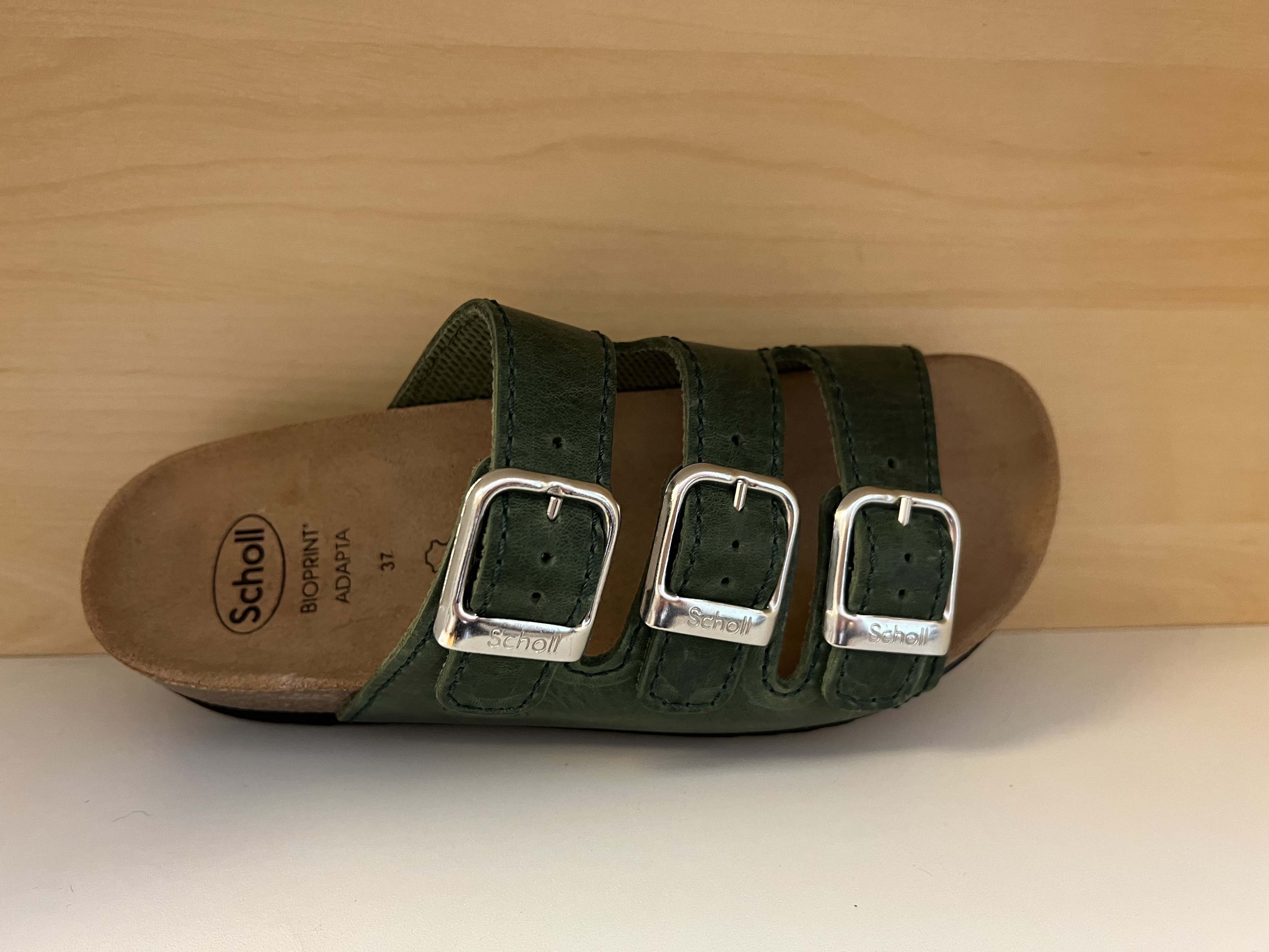 Scholl damsandal i grön nubuck-skinn. - 4