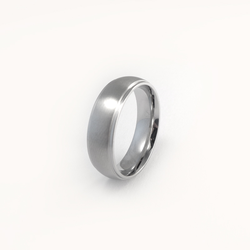 Matt ring i 316 stål med polerte kanter - 6 mm bred