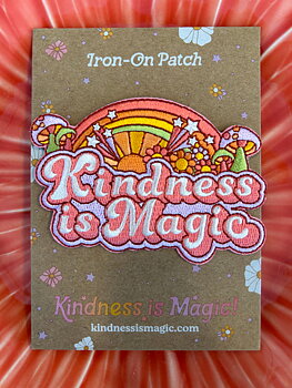 Tygmärke "Kindness is magic"