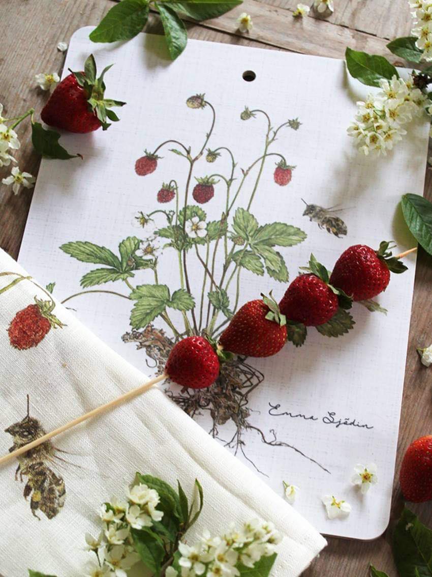 Back in Stock! CUTTINGBOARD WILD ROSE/WOODLAND STRAWBERRIES