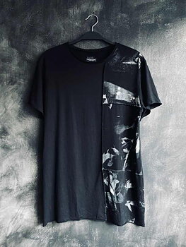    THE T-SHIRT