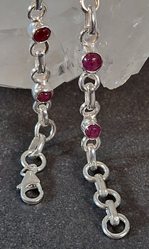 Silverarmband med Rubin Cabochoner