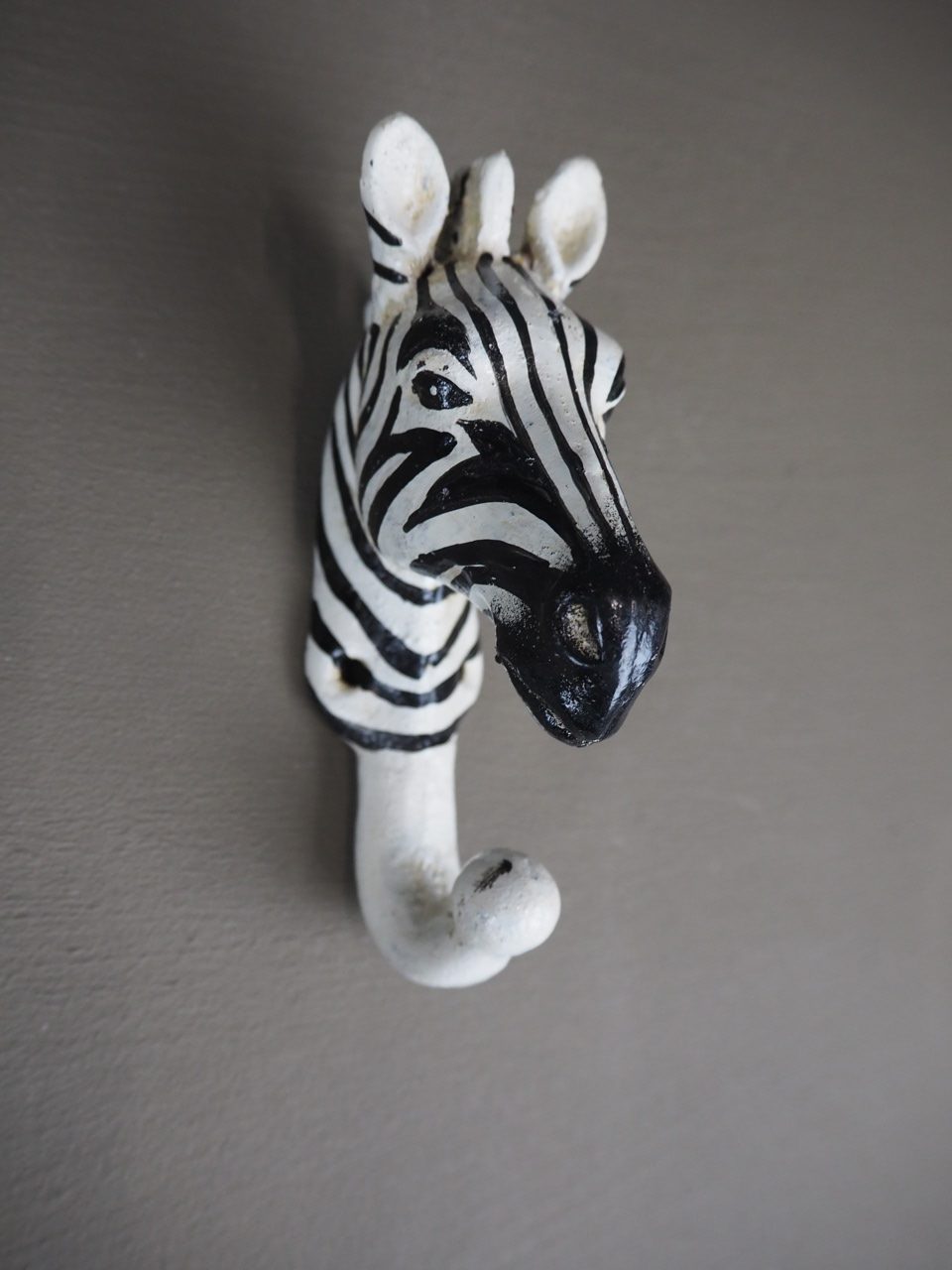 Väggkrok - Zebra Gjutjärn