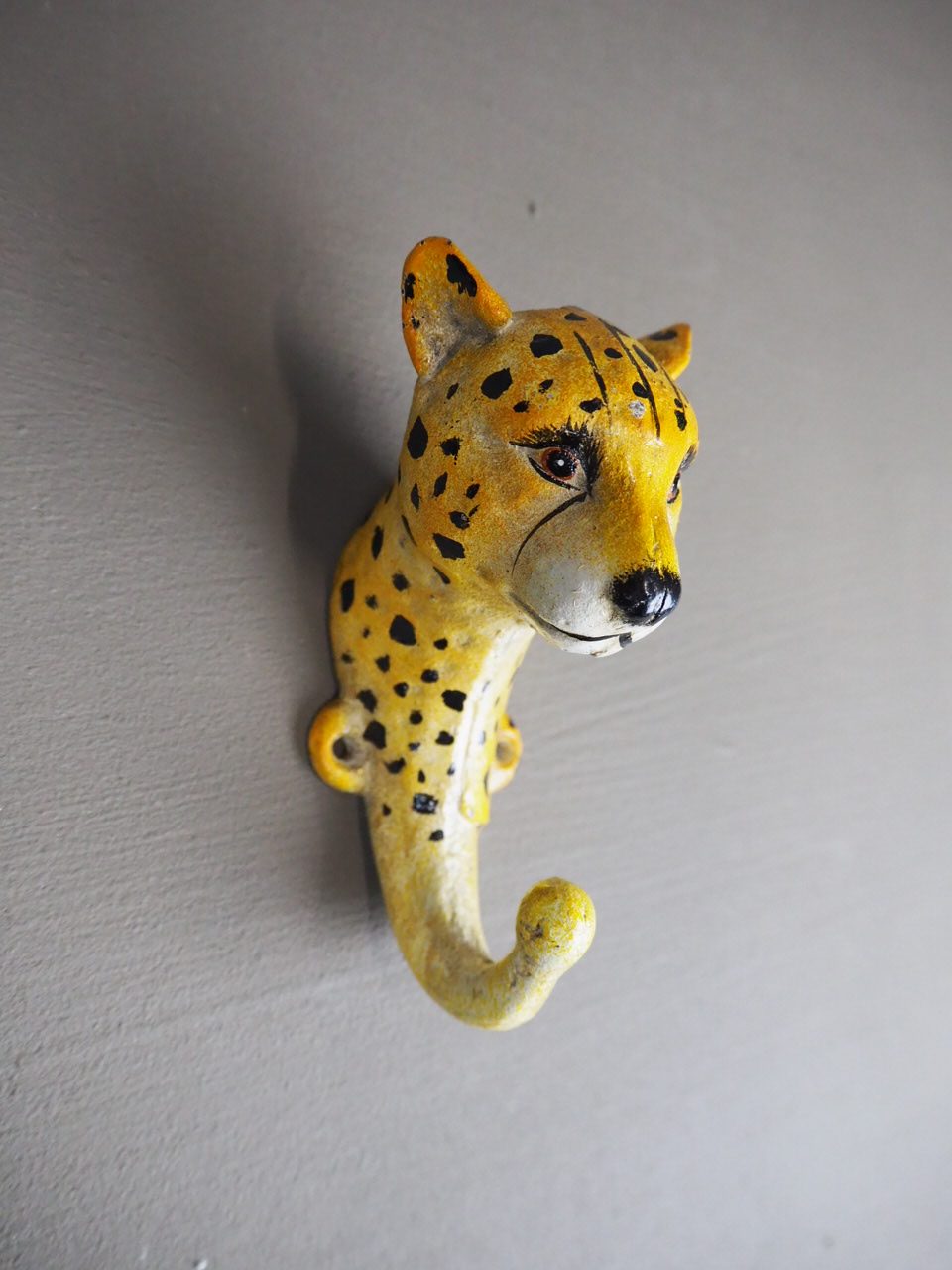 Väggkrok - Cheetah Gjutjärn