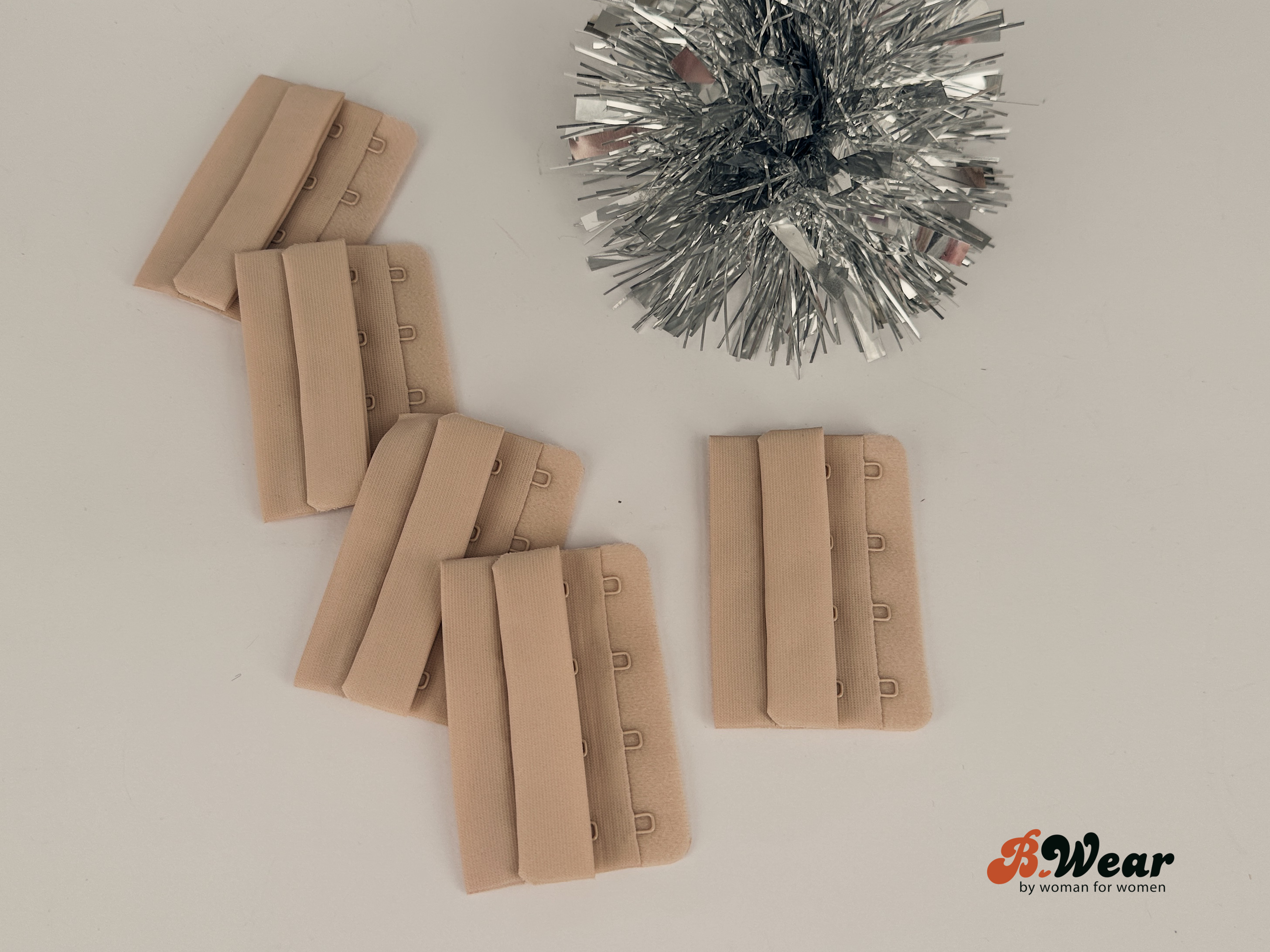 Hook & Eye 4x3 - Beige