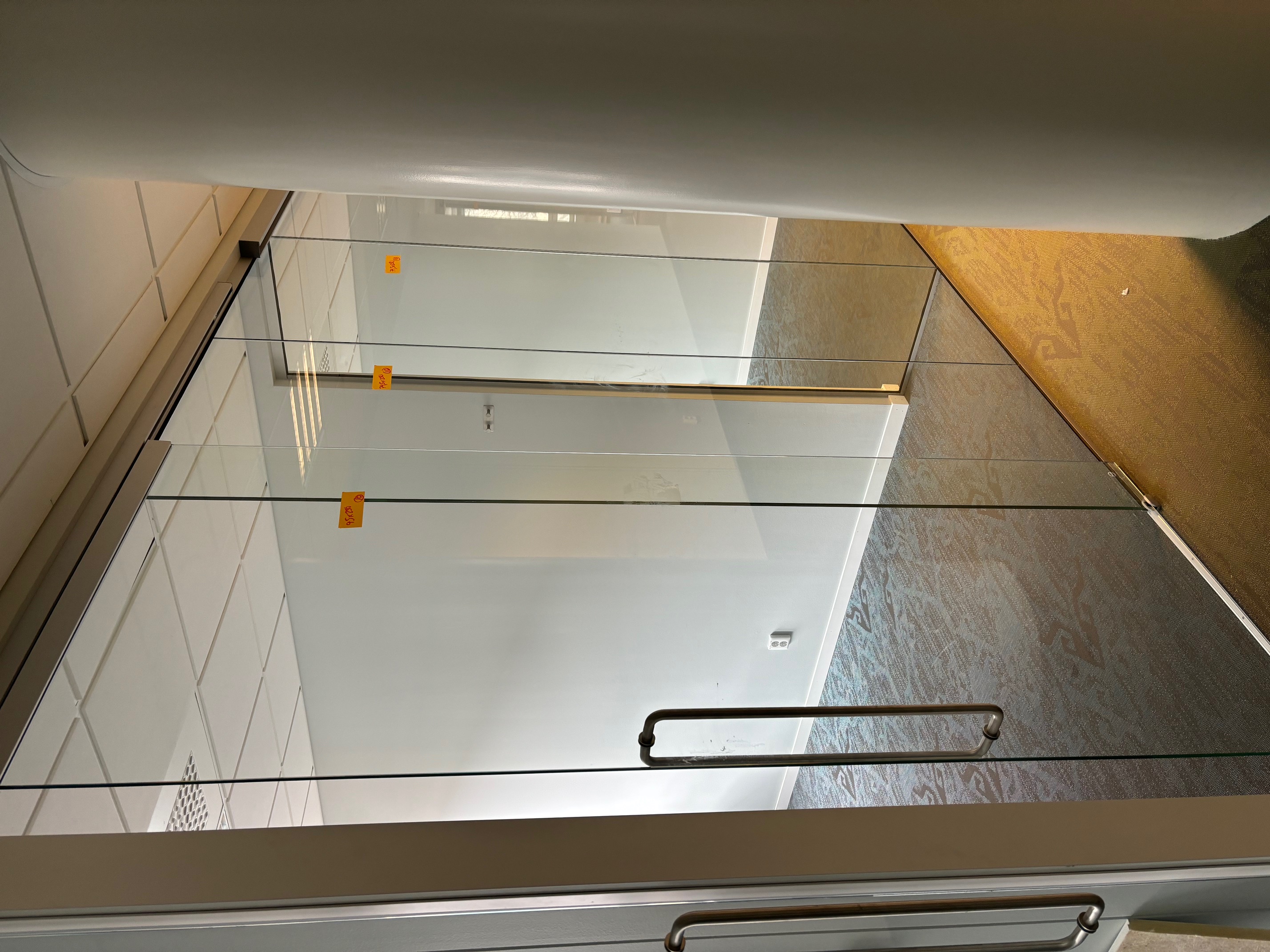Glasparti med skjutdörr 10mm, 239x253cm