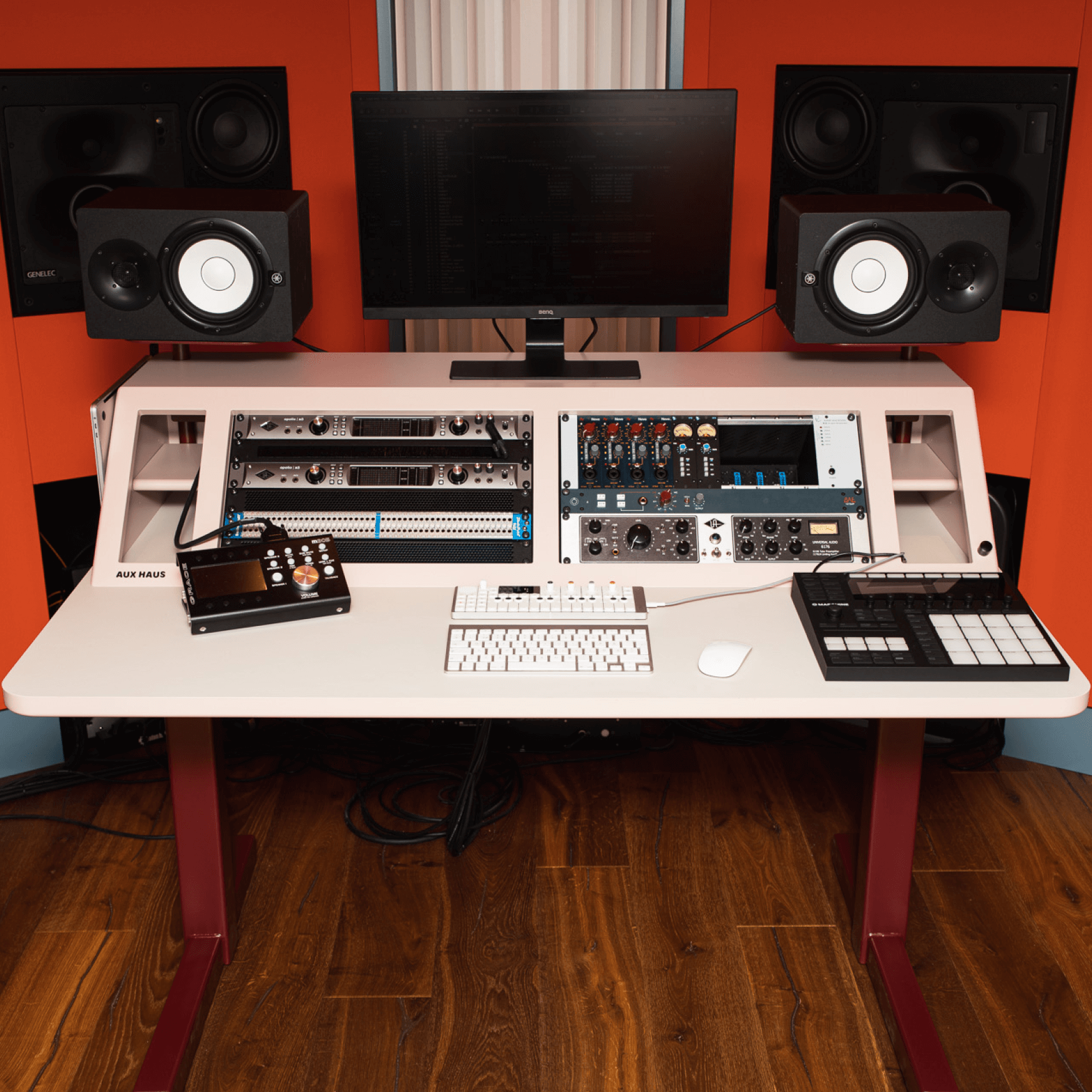 Aux Haus AH-101 "The Desk"