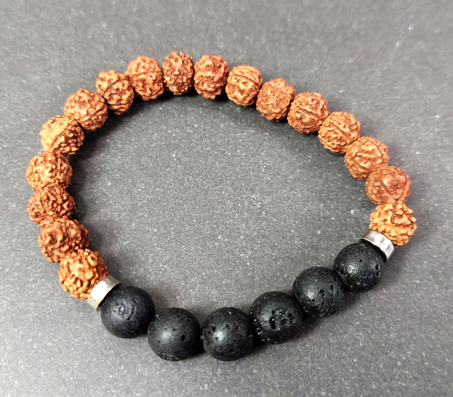 Rudrakshafrön Armband med Lavastenar, Runda Frön