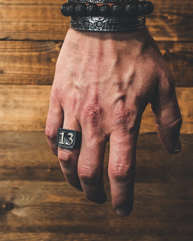 Jernhest - Brad Ring - Black - Ring med 13 - 2
