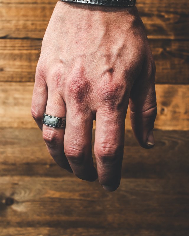 Jernhest - Alvan Ring - Silver - Ring med Kolmårdsmarmor - 2