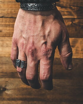 Jernhest - Hovs Ring - Silver - Ring with swedish marble