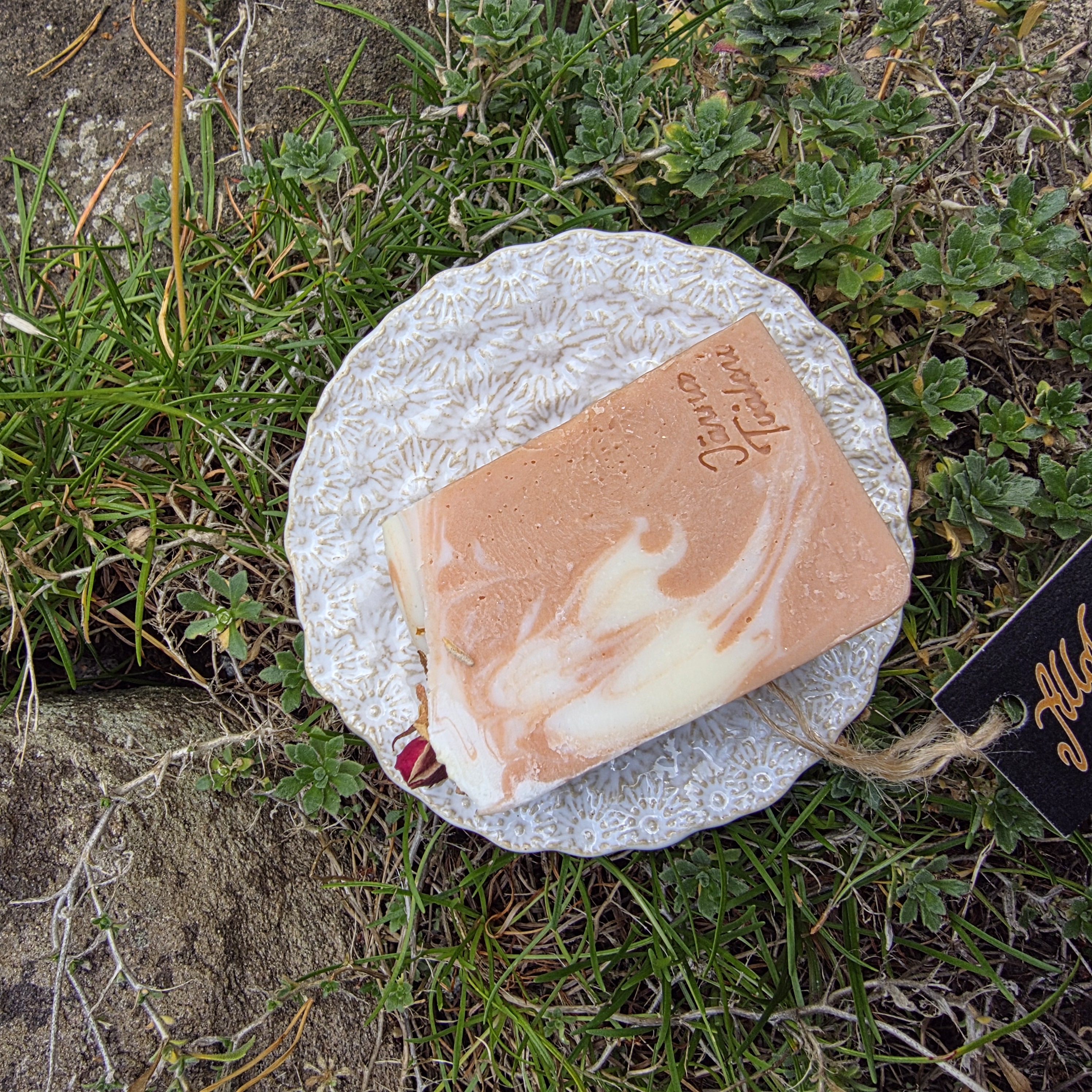 Tvålfat  handgjord i keramik -Alloh Design Vit/krämvit - 2