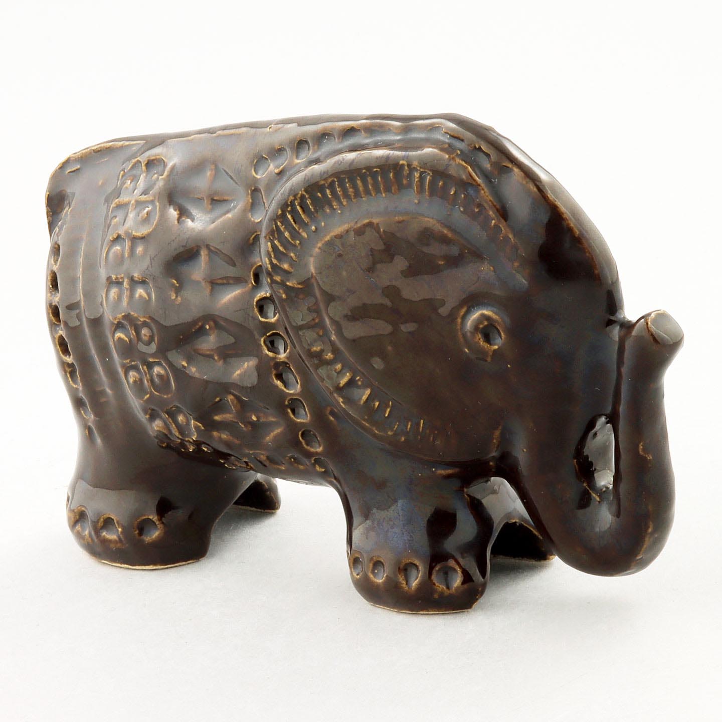 Aldo Londi (rimini 1957) Brown Elephant With Incised Decor 16 Cm