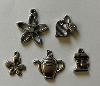 Charms Kitchen 5st