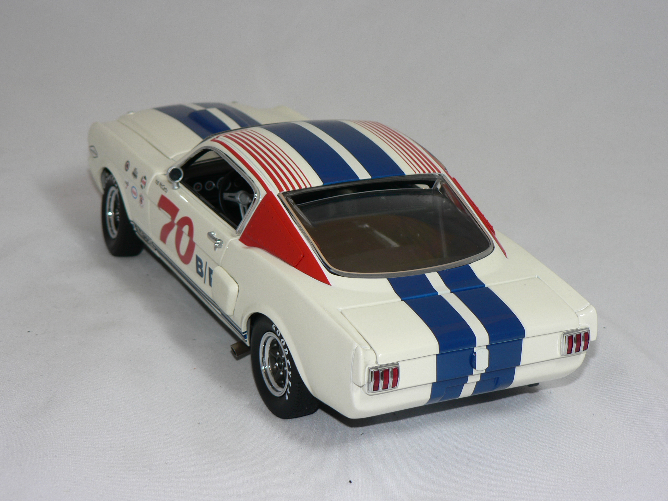 Ford Mustang  Shelby G.T.  350   1966  1:18  ExactDetail  (  #70  Hal Mc Carty ) - 3