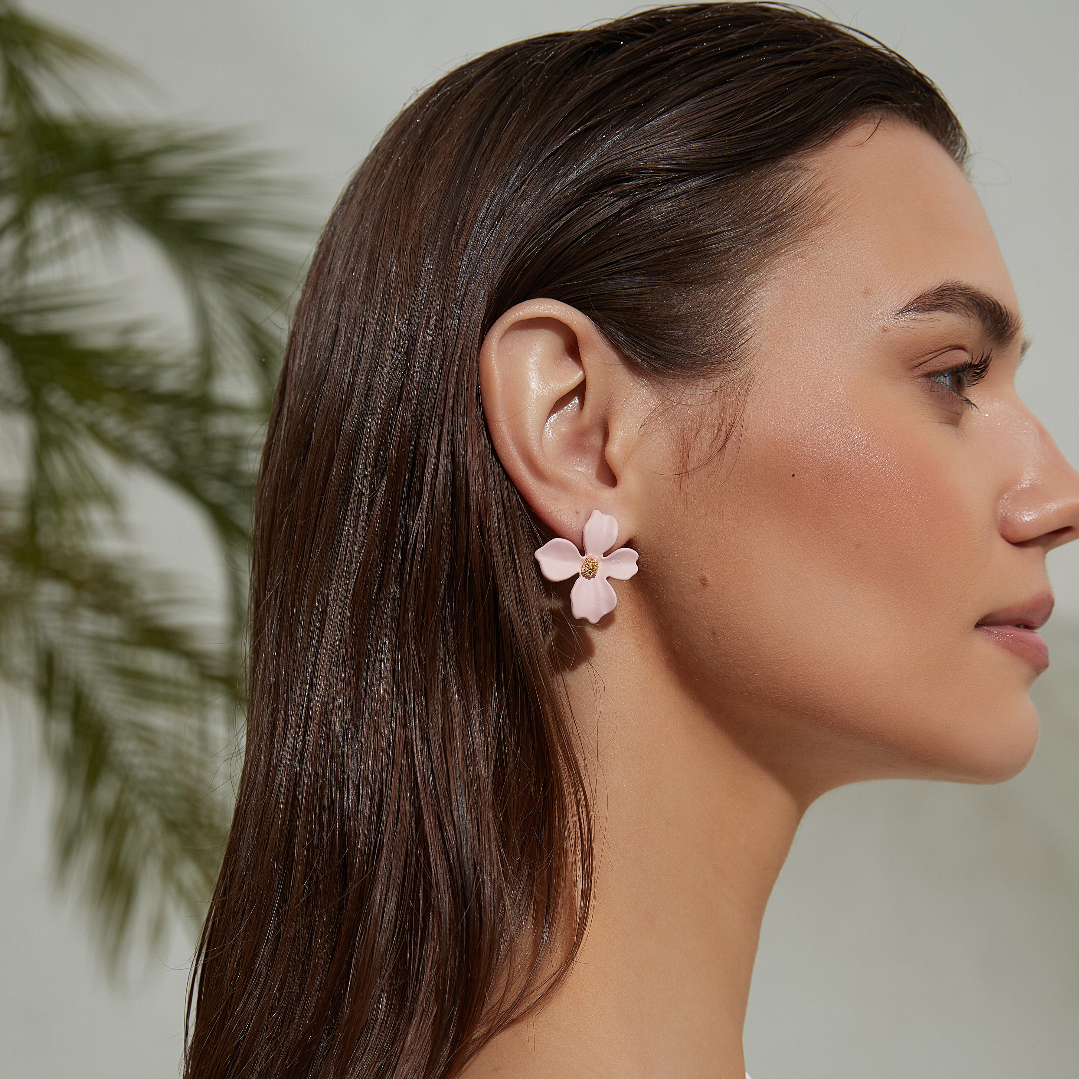 Lilly flower earring, light pink - 4