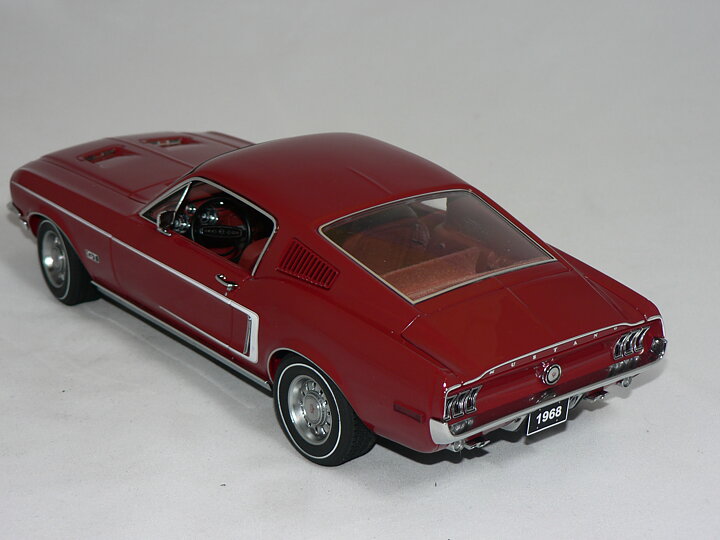 Ford Mustang  GT 390  1968  1:18  AutoArt