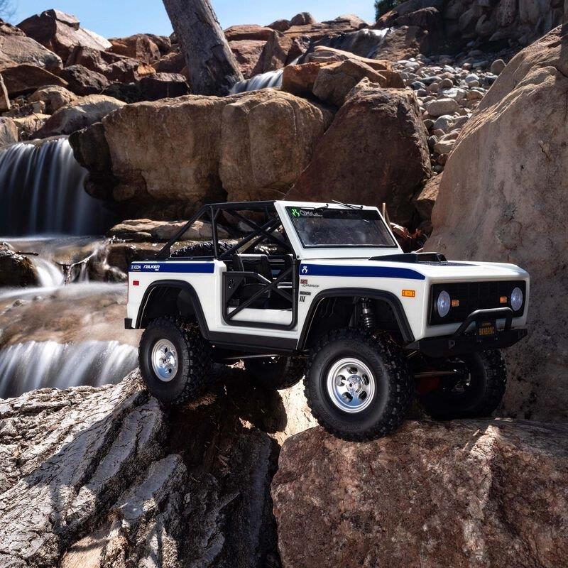 AXIAL 1/10 SCX10 III Early Ford Bronco 4X4 RTR, White - 4