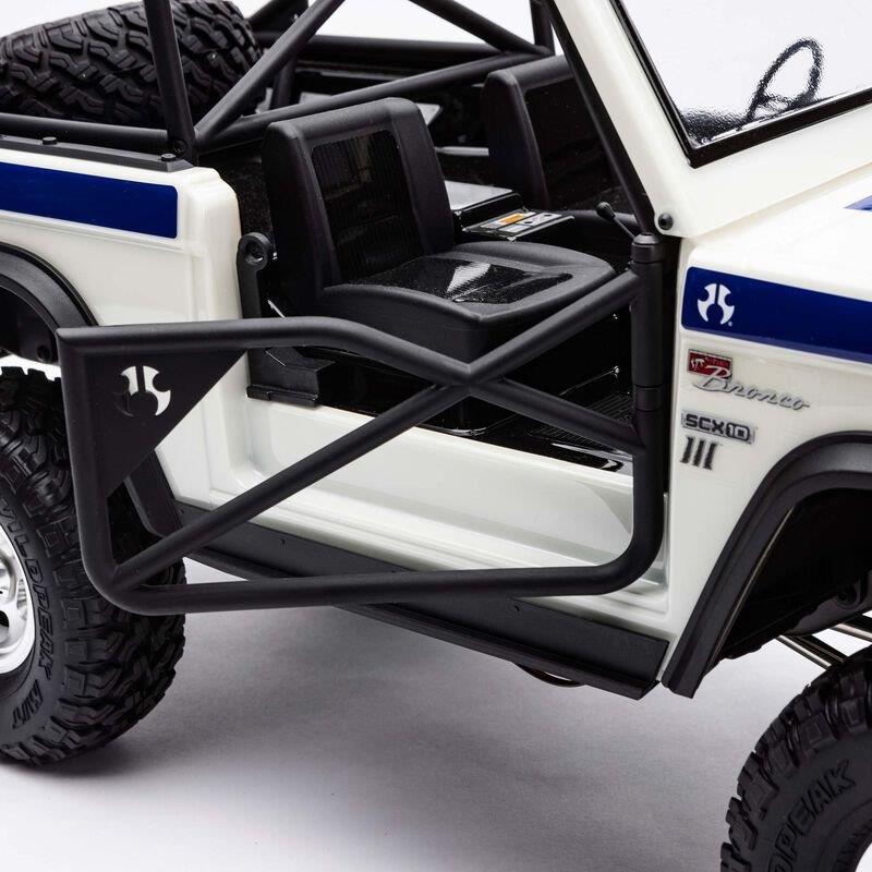 AXIAL 1/10 SCX10 III Early Ford Bronco 4X4 RTR, White - 7