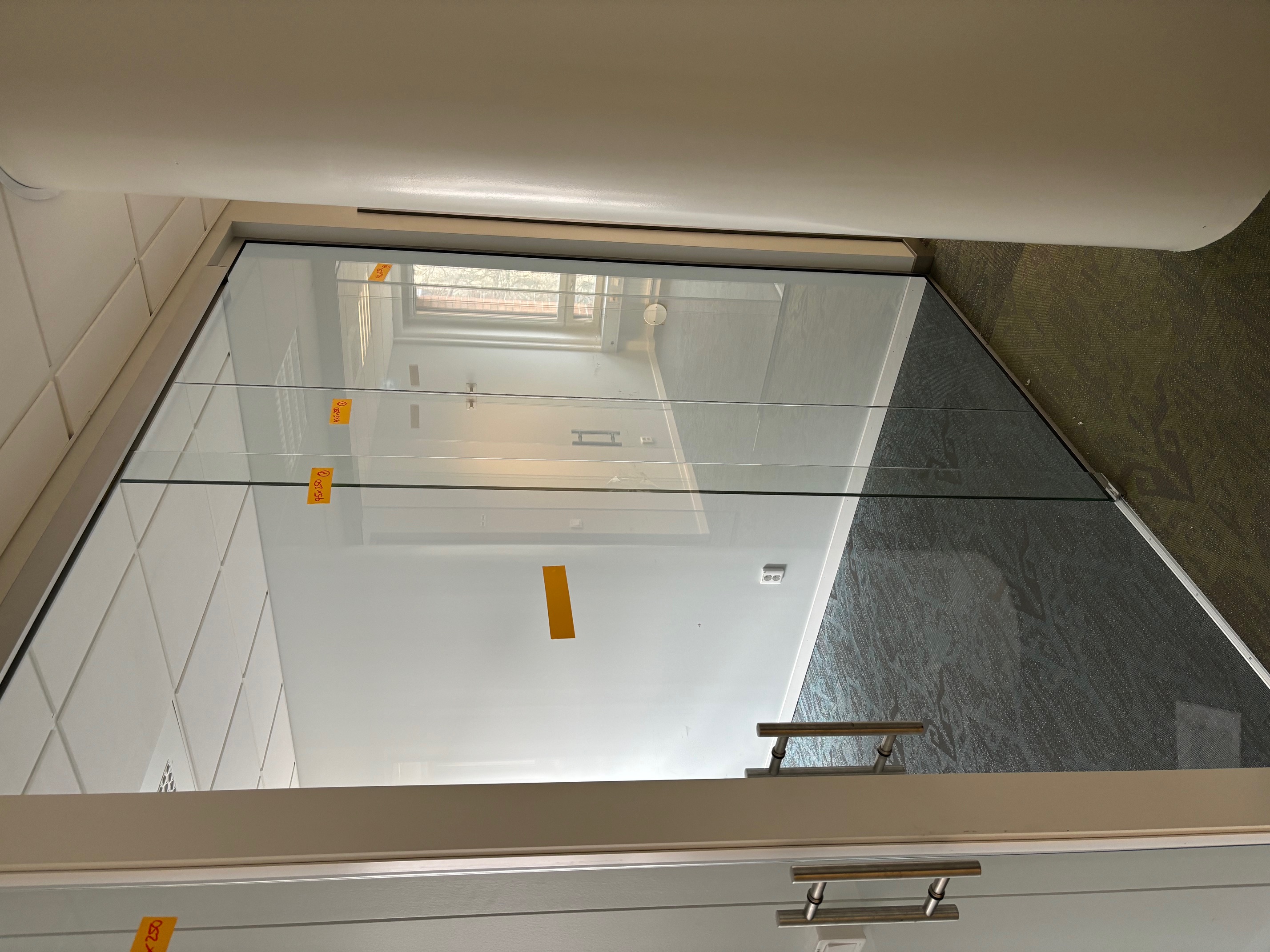 Glasparti med skjutdörr 10mm, 227x253cm