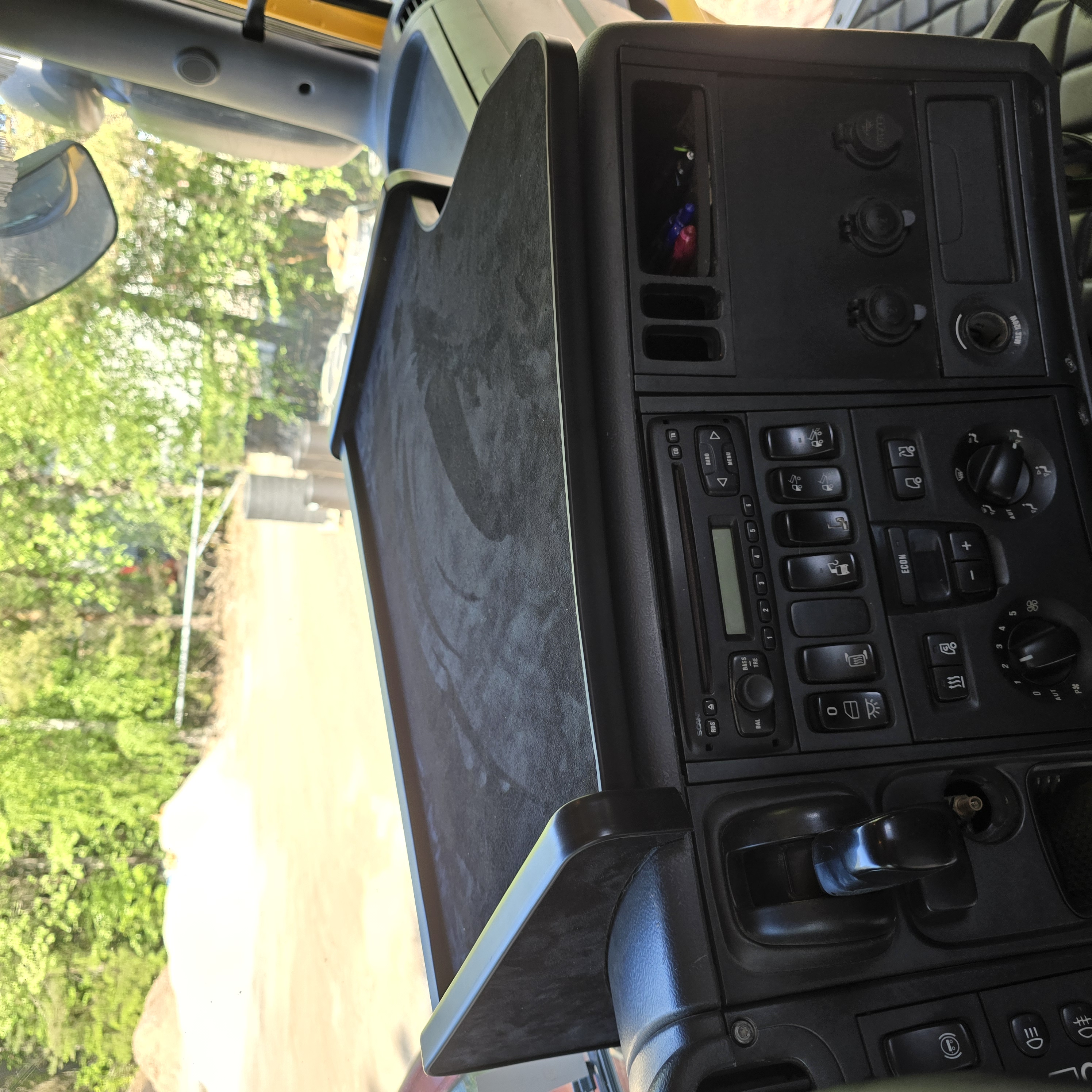 Centered table Scania G/P/R -2008 Long dashboard - 4