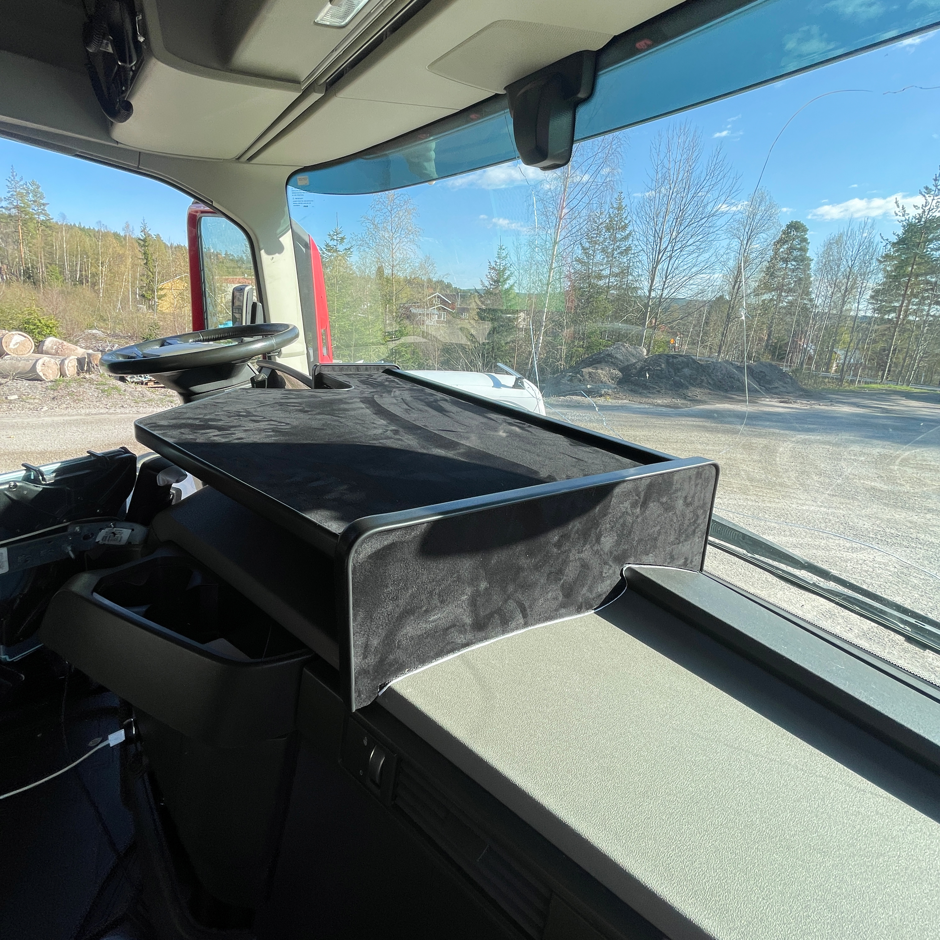 Centered table Volvo FH4 - 5