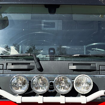 Centered table Volvo FH4