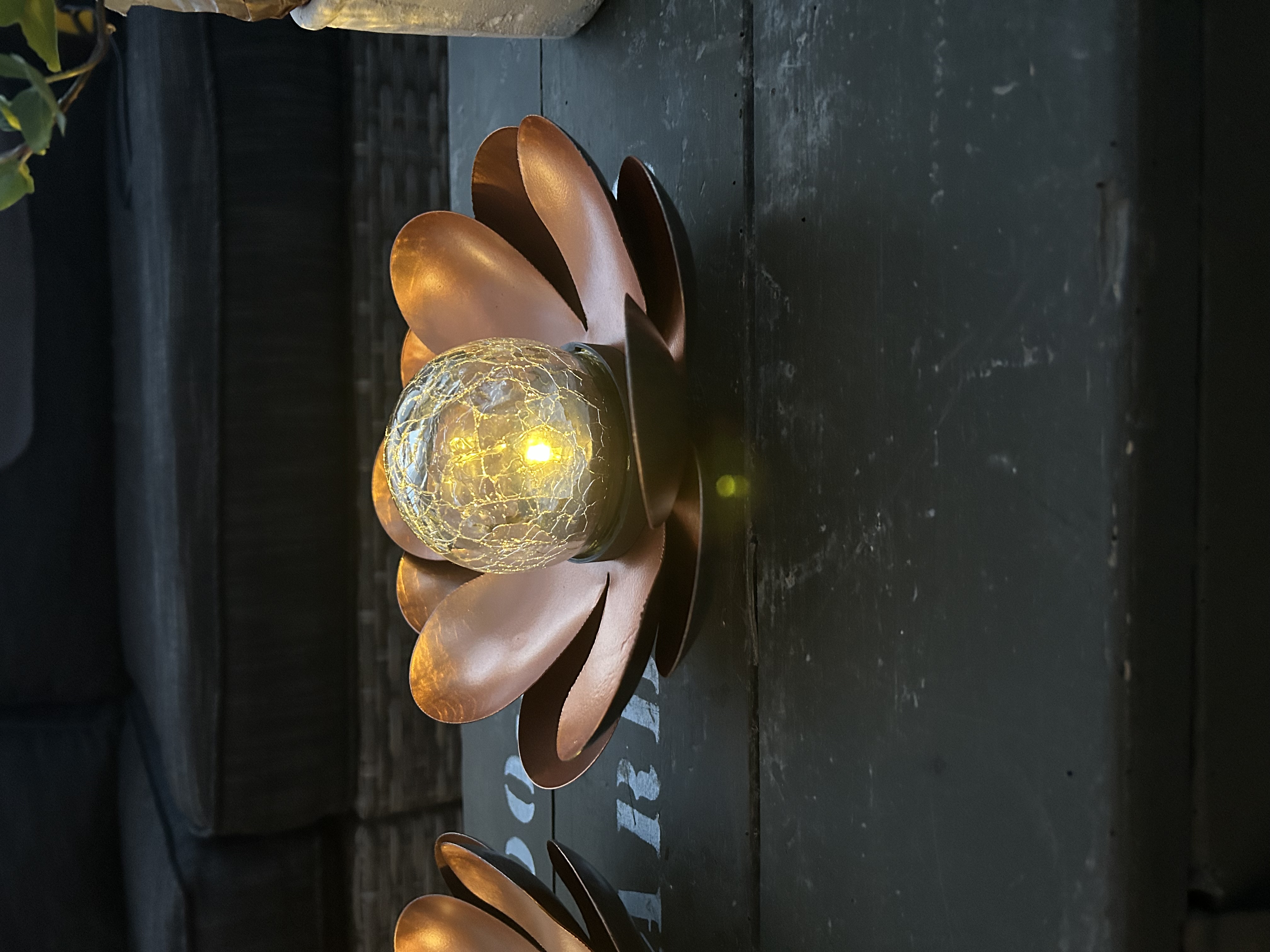 Solcellslampa Lotus i metall 21 cm - 4