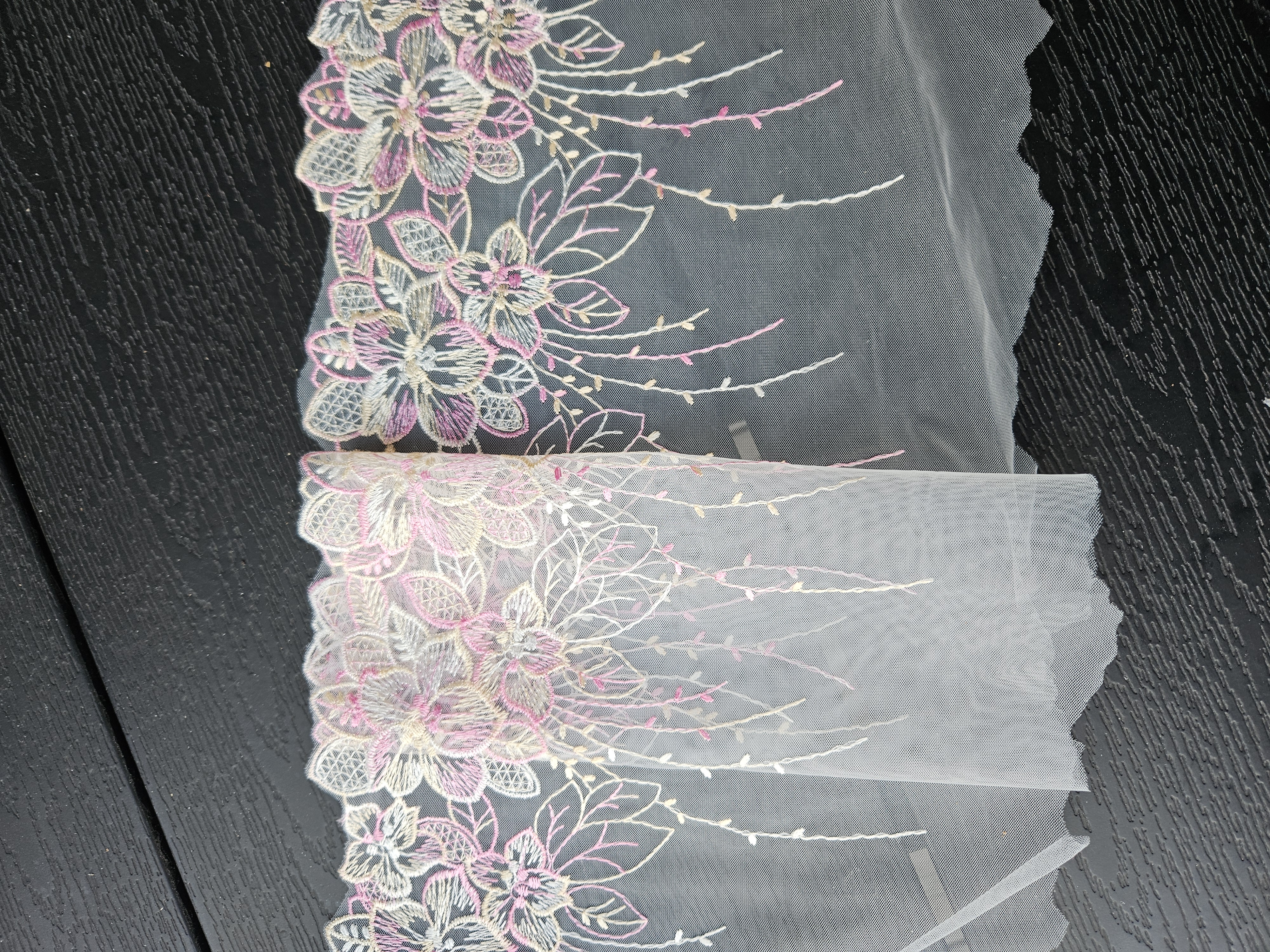 Ivory & rosa med vackra blommor - Stum spets 21 cm - 6