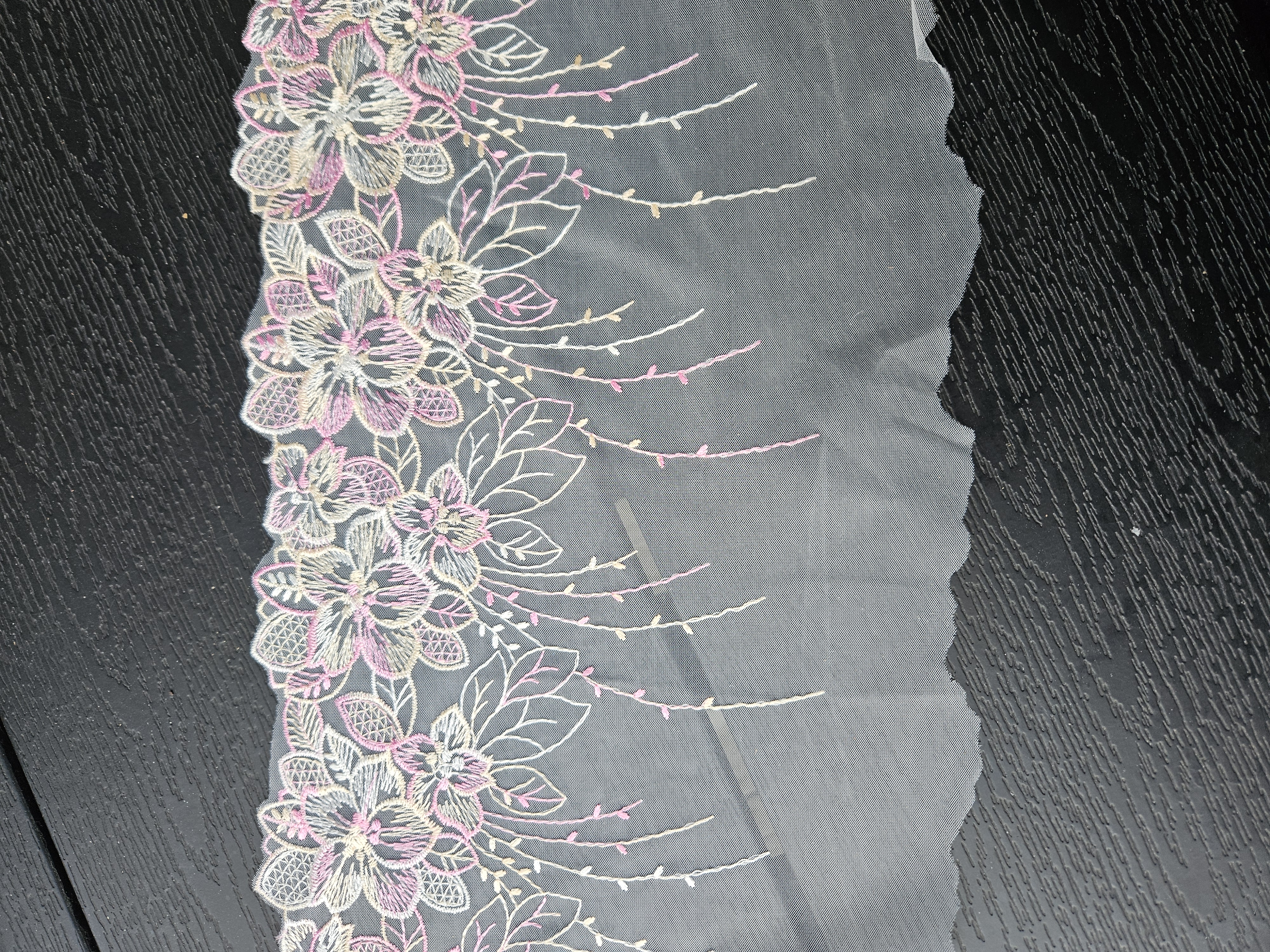 Ivory & rosa med vackra blommor - Stum spets 21 cm - 5