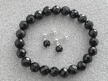 Set: svart onyx armband 8mm och örhängen 6mm, fasetterad sten, 925-silver