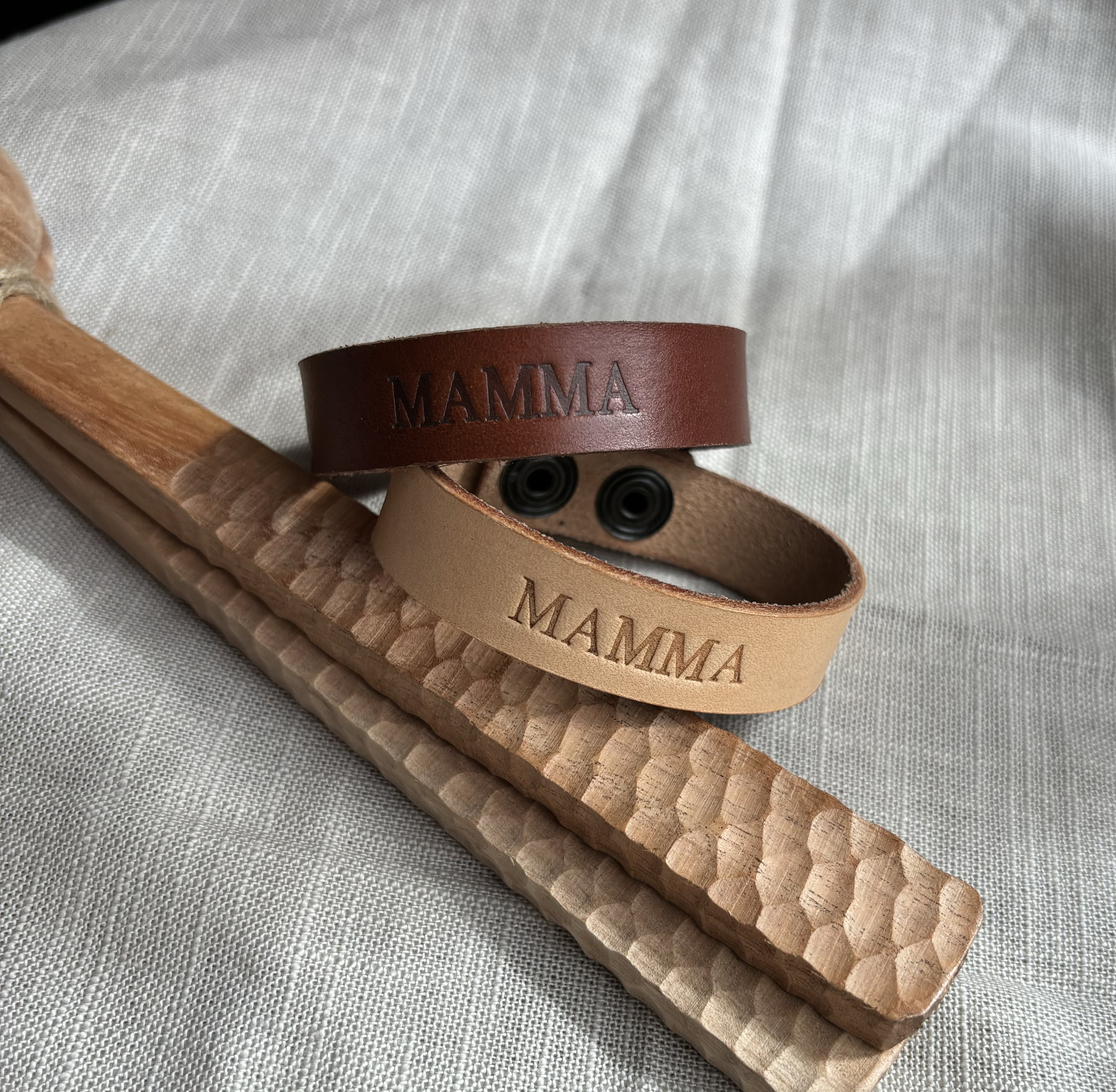 Armband "MAMMA" läder