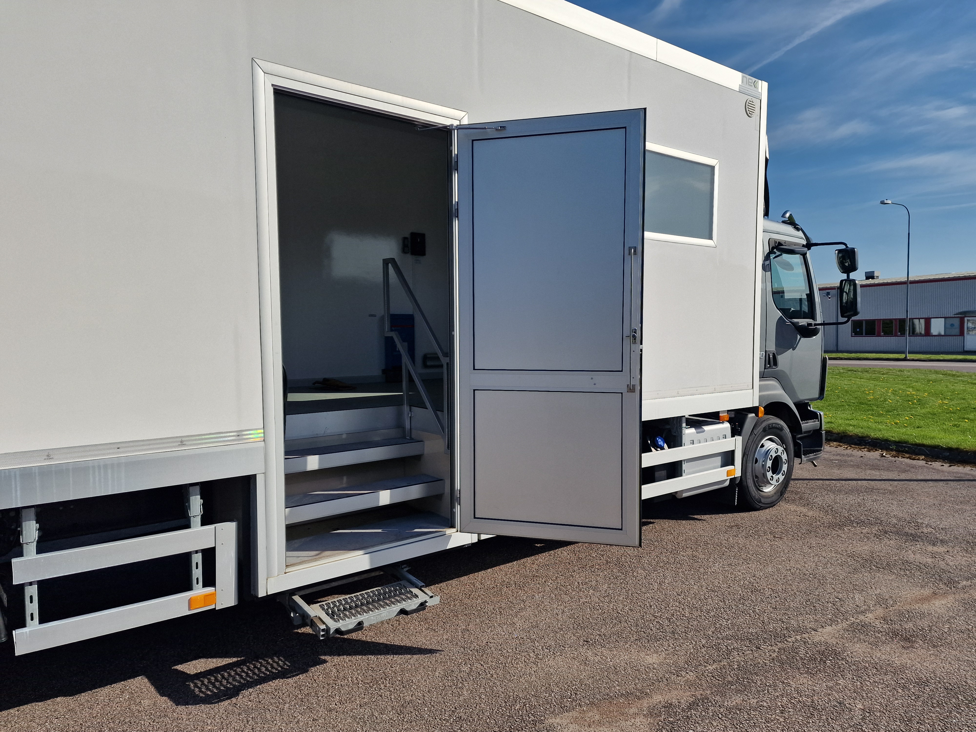 Volvo FL kontorsbyggnation - 2
