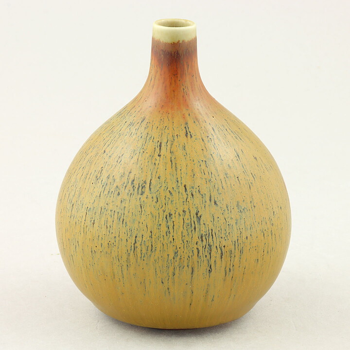 Carl-Harry Stålhane (1967) Unique Yellow Swelling Vase 10 cm