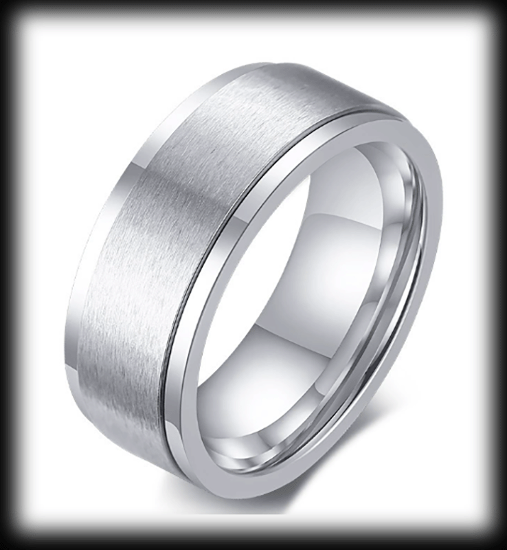8 mm. Spinner ring i matt stål.