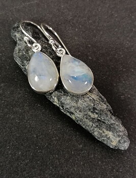 Örhängen Silver med Cabochon Droppe i Månsten 