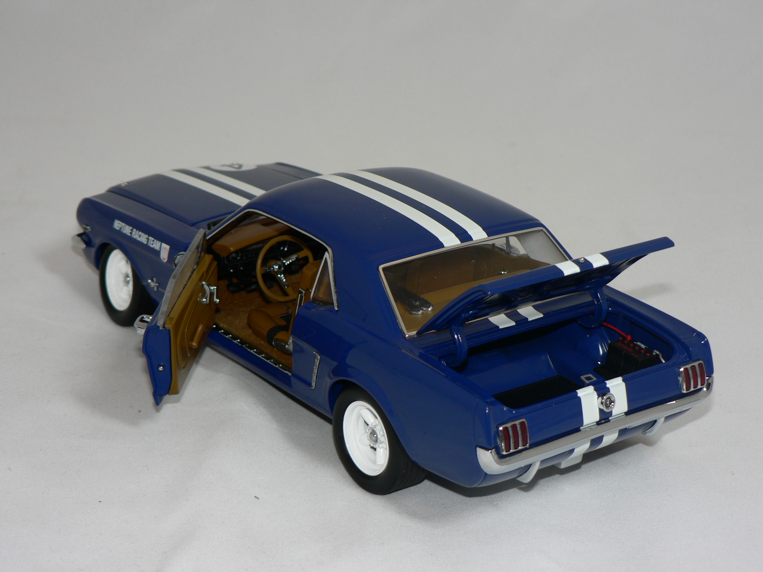 Ford Mustang  1965   1:18  Precision   Norm  Beecheys - 5