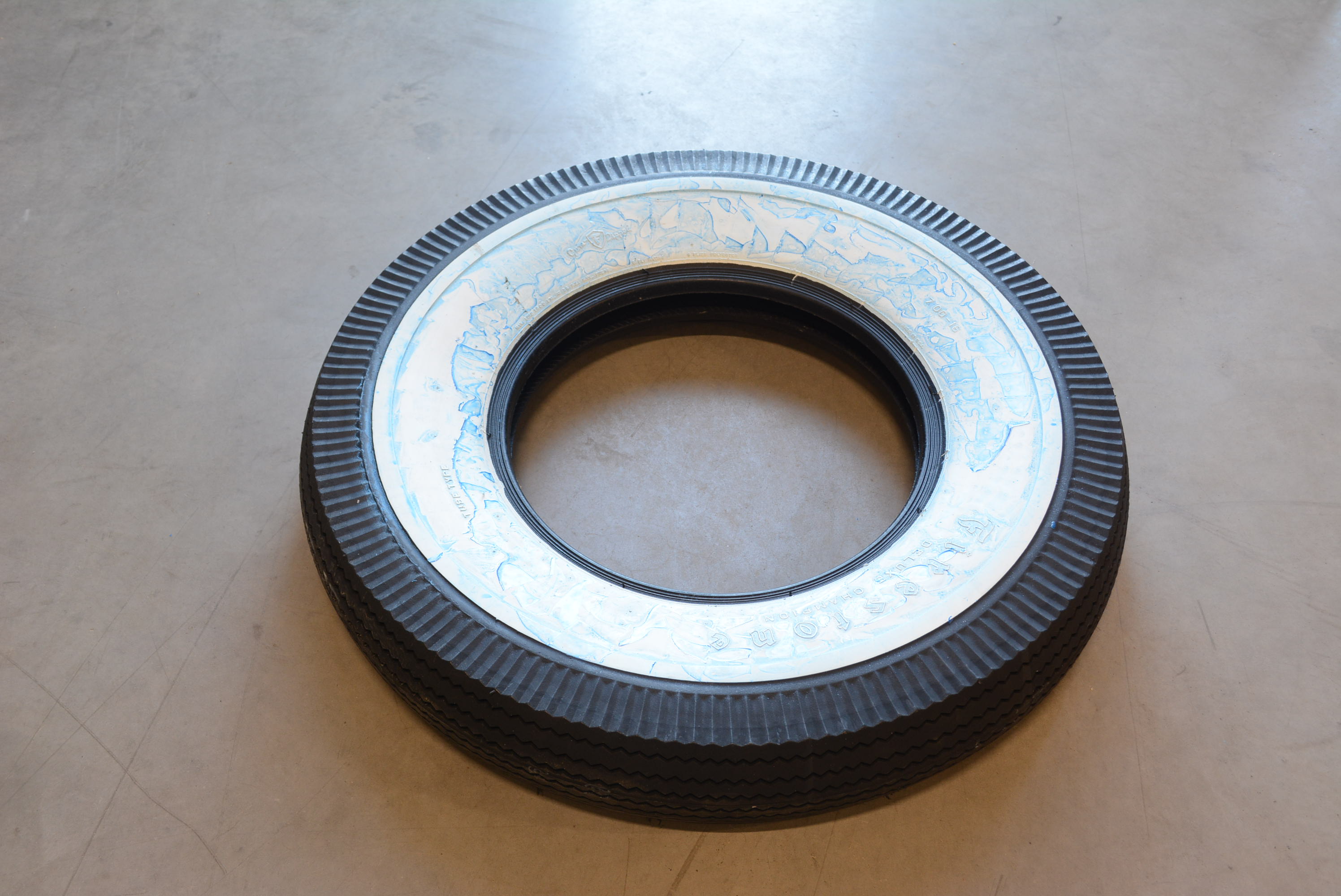 700-16 Firestone 4´´ Whitewall