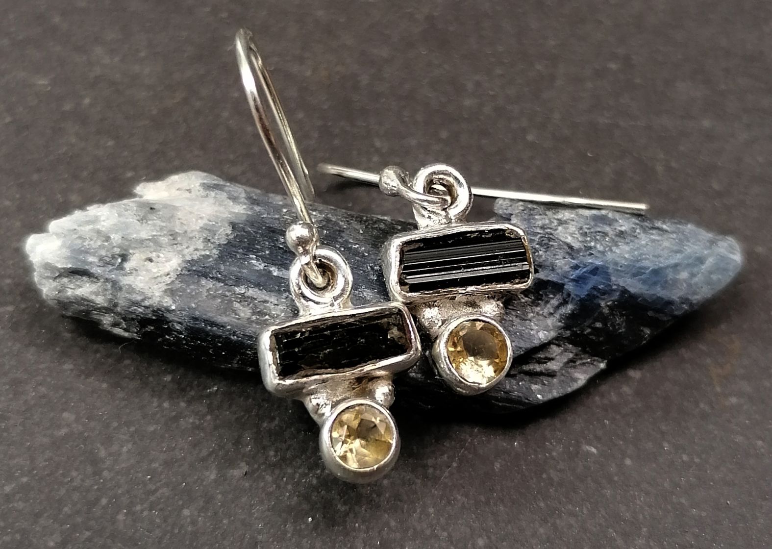 Silver Örhängen med Turmalin och fasetterad Cabochon  - 3