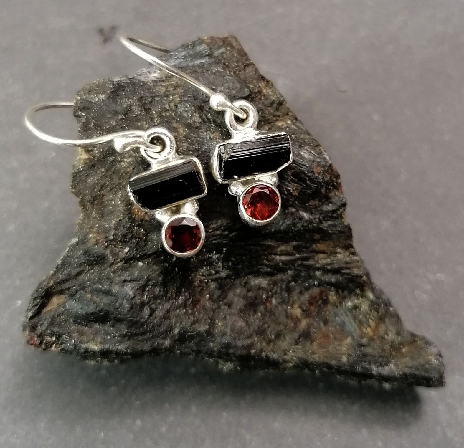Silver Örhängen med Turmalin och fasetterad Cabochon  - 4