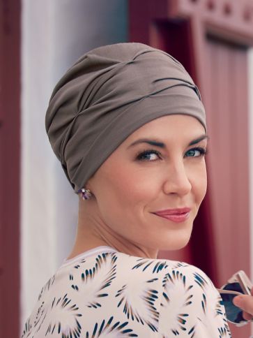 B.B. BECCA TURBAN - 37,5°  från Christine Headwear finns fler färger på Hospitalsgatan 