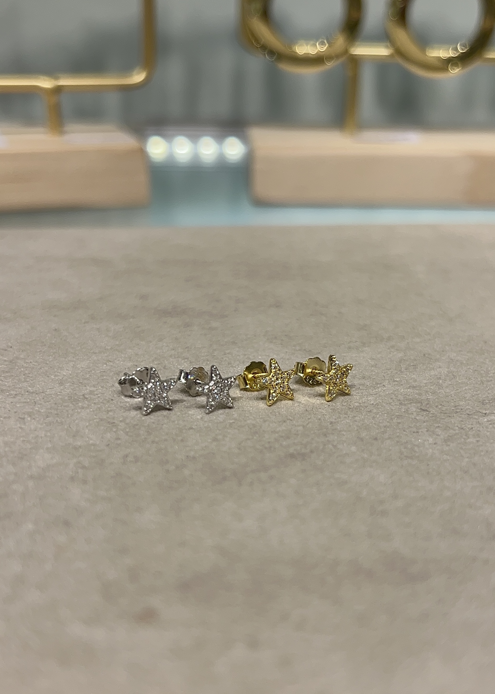 Signature Petite Star Studs Kristall