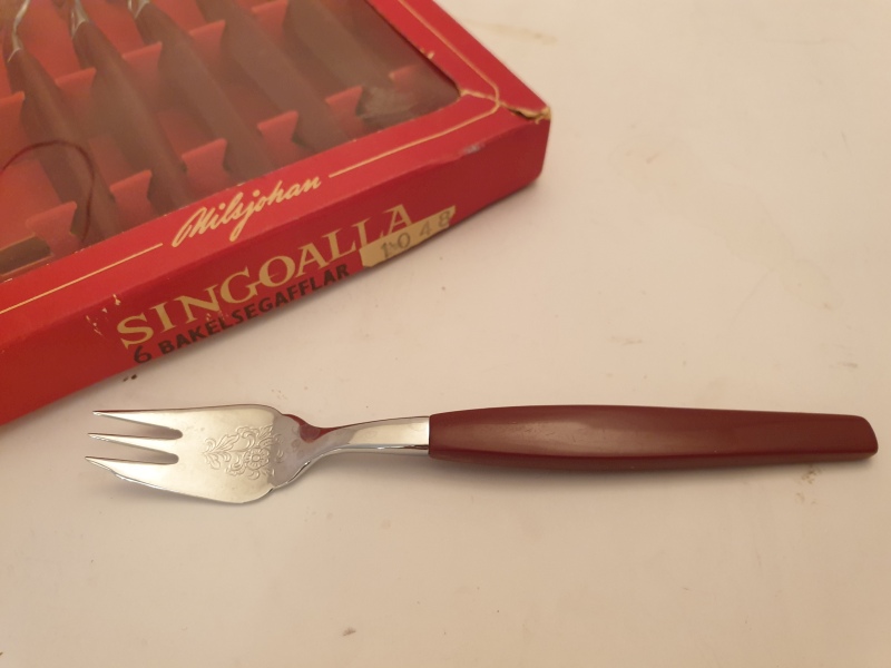 Singoalla burgundy pastry forks 6 pcs in original box
