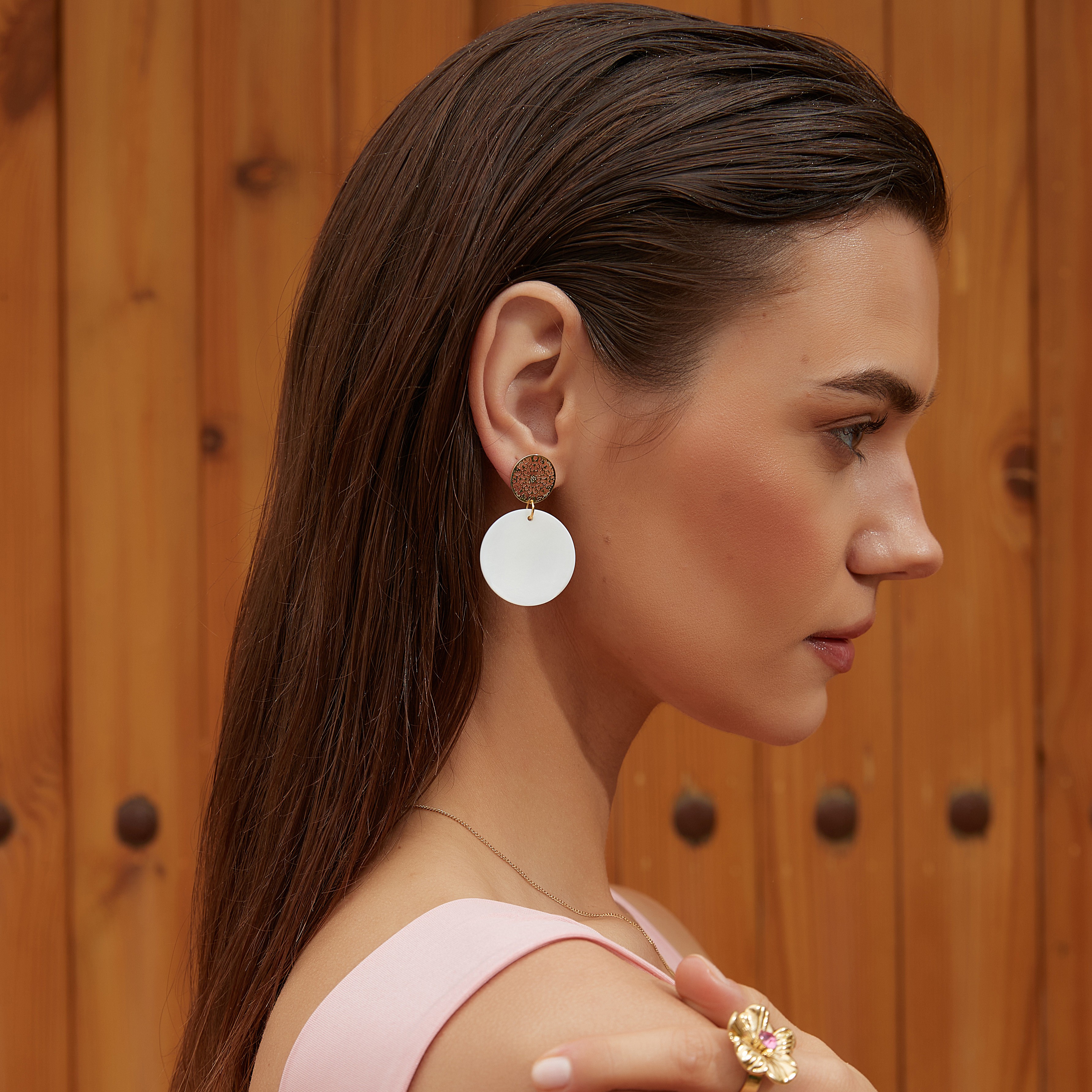 Double spinn shell earring - 2