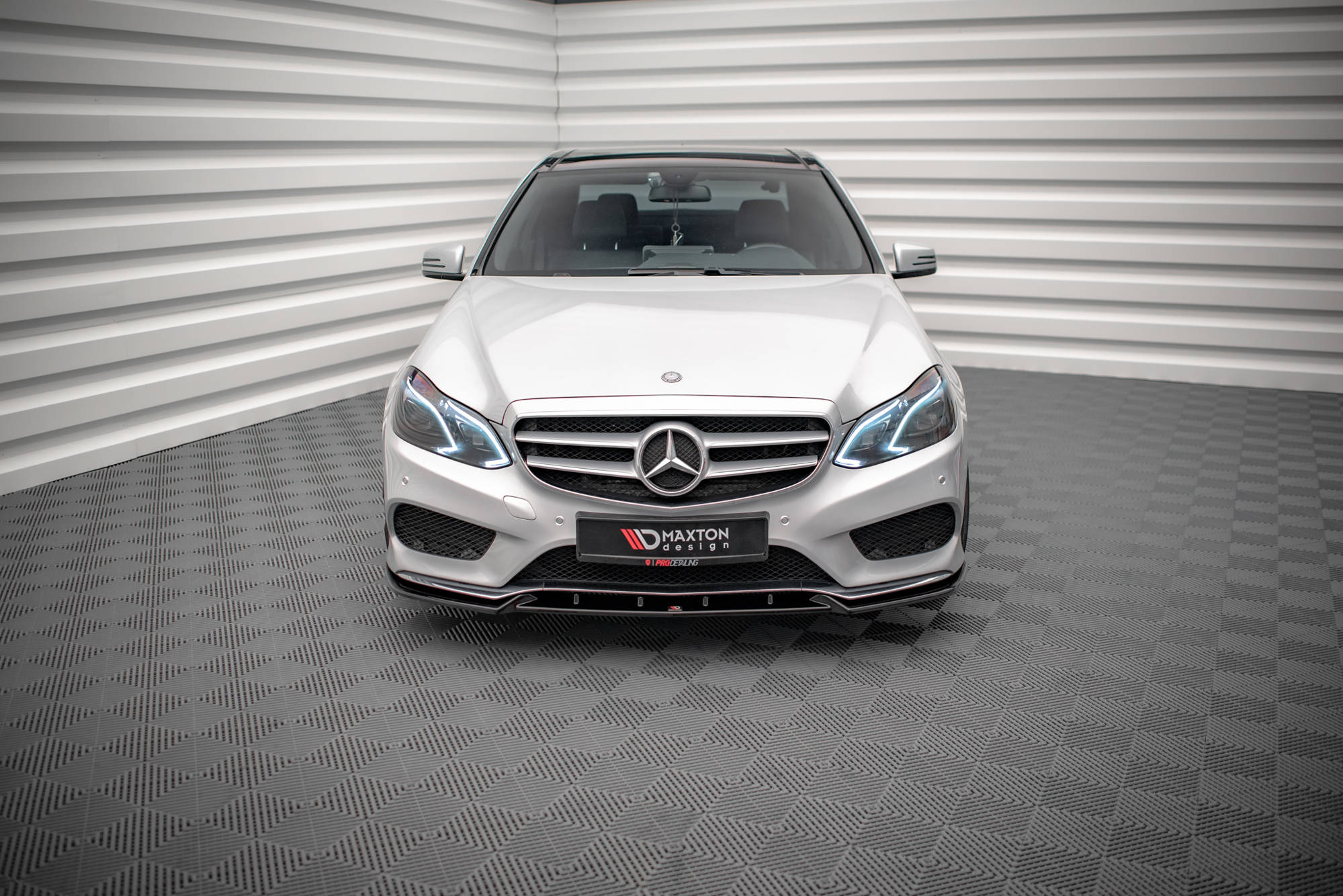 Maxton - FRONT SPLITTER V.2 MERCEDES-BENZ E AMG-LINE SEDAN W212 FACELIFT - 4
