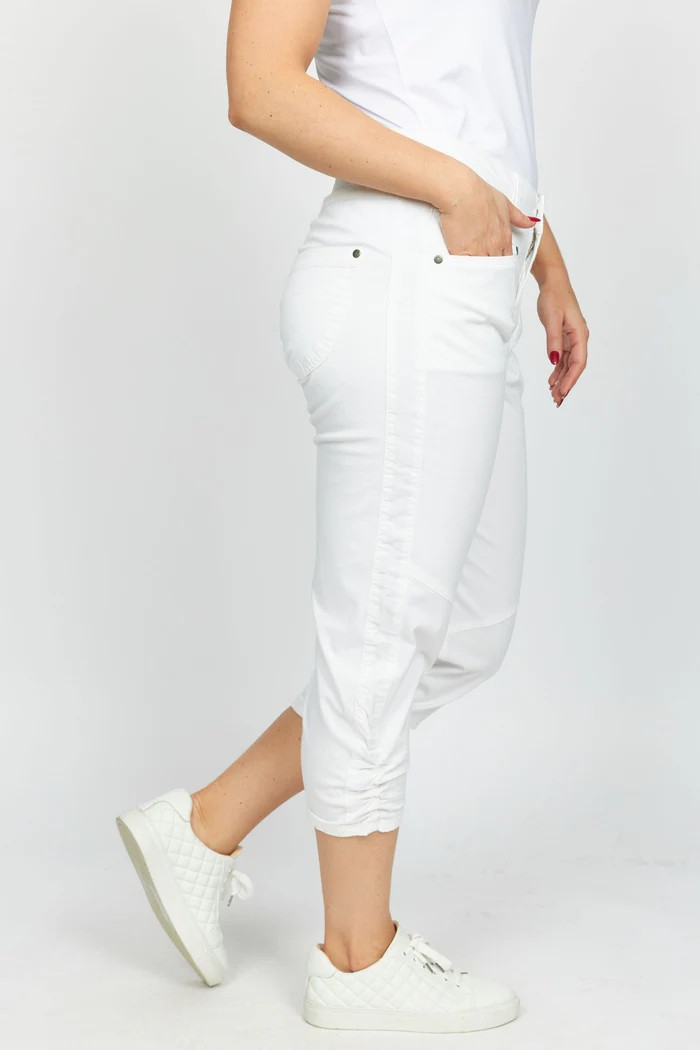 Tess Pirat - 2-Biz