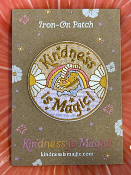 Tygmärke "Kindness is magic"