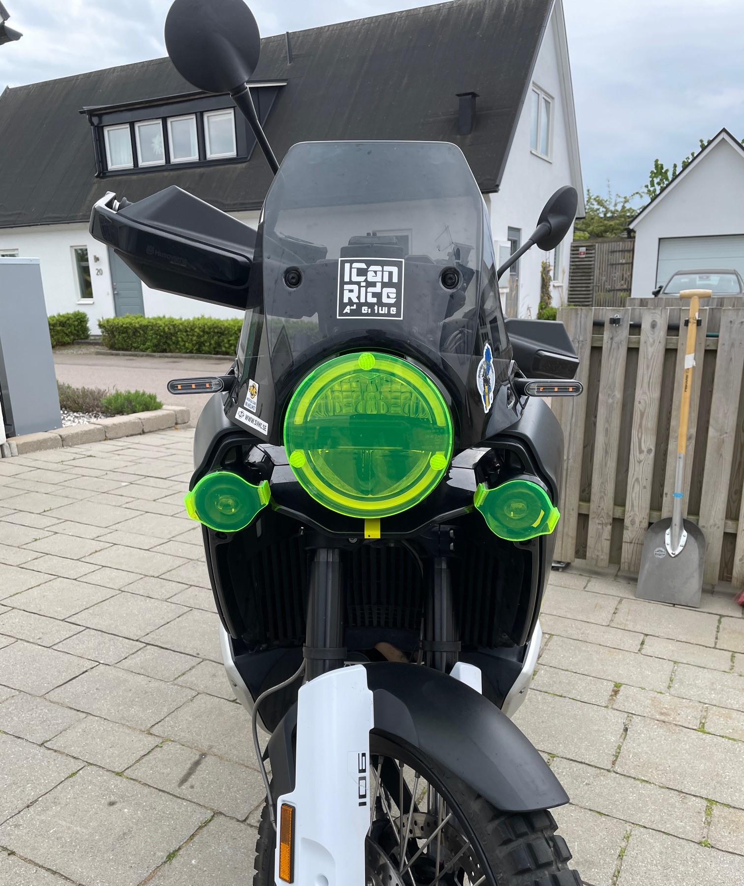Gult Glas till Husqvarna Nordic 901. Inklusive varselljusglas.
